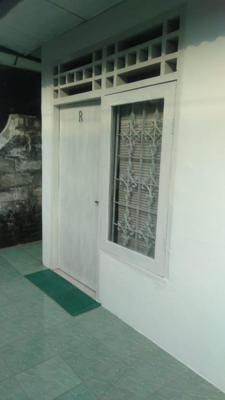 Kos Omah Yanto 19 Jacarta Exterior foto